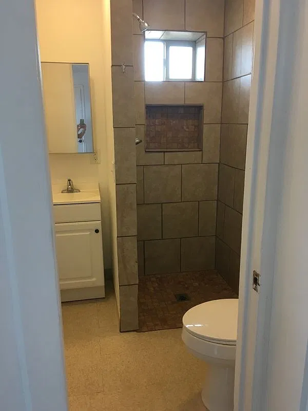 Studio, 1.0 bath, 300 sqft, $675 — Photo 3