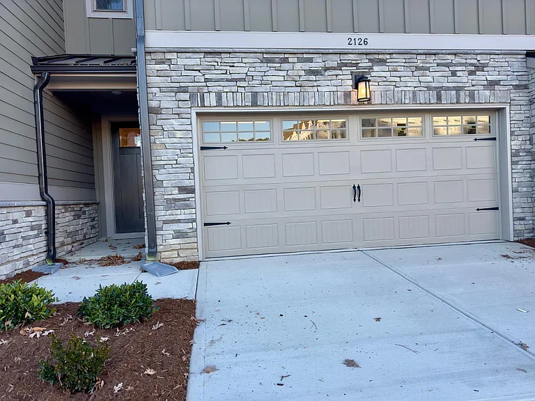 2126 Maggie Valley Dr — Photo 3