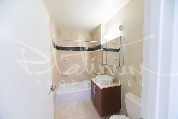 Rented by Platinum Forbes Global Properties | media 16