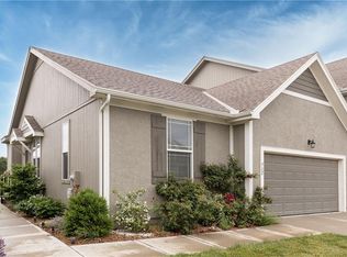 712 W Shawnee Ct, Gardner, KS 66030