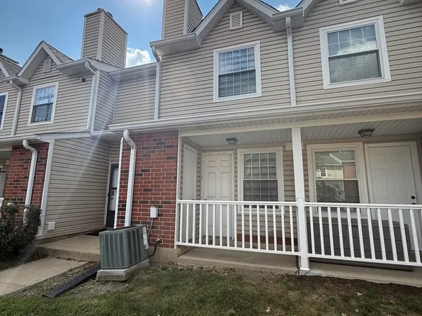 1317 E Wyndham Cir #102, Palatine, IL 60074