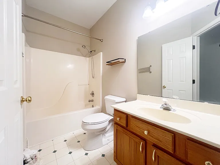206 Hyde Park Ln — Photo 23