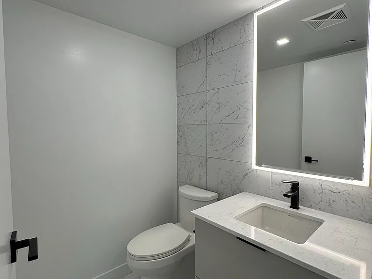 609 Sherbourne St #2004 — Photo 17
