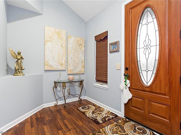 3rd image of 428 Kestral Way