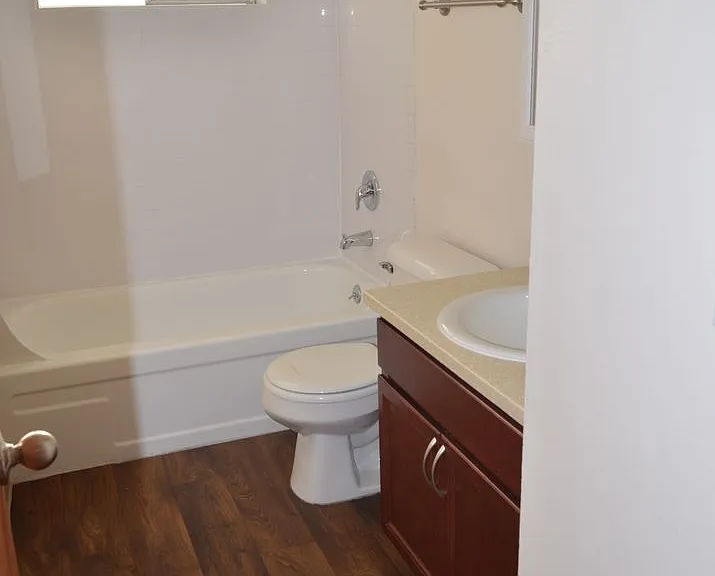 Jefferson Square Apartments — Photo 4