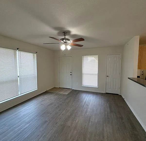 8128 Doreen Ave — Photo 4