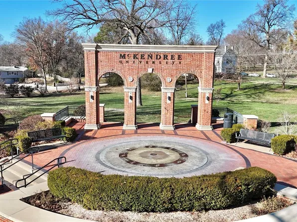 103 S Chamberlin St, Lebanon, IL 62254