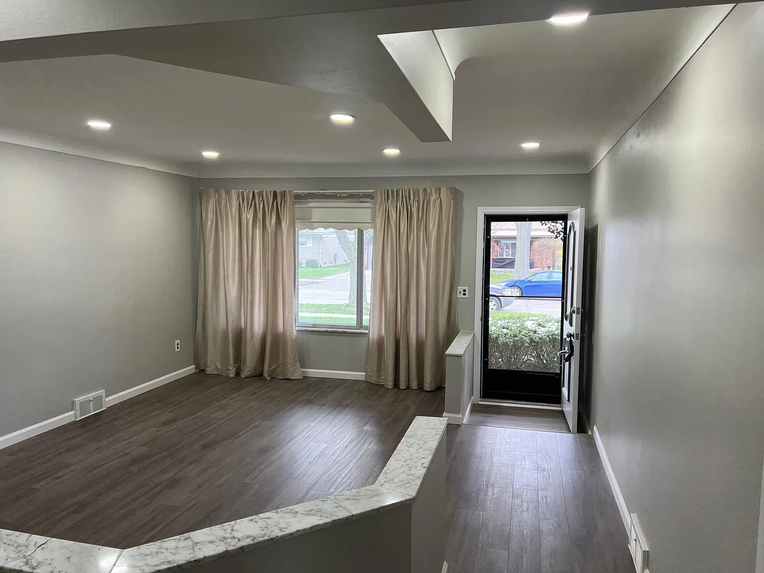 3 bed, 1.5 bath, 1453 sqft, $2,200 — Photo 4