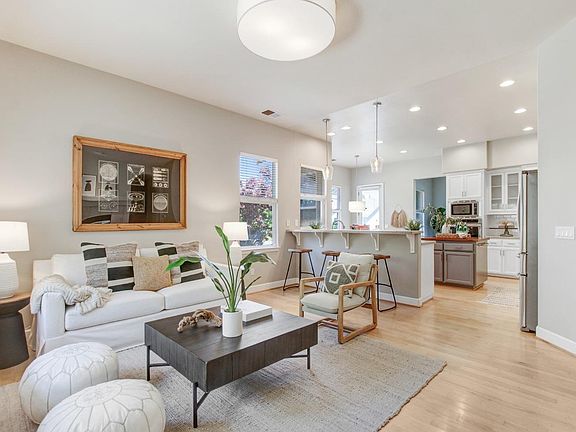 4th image of 1055 Fryer Creek Drive