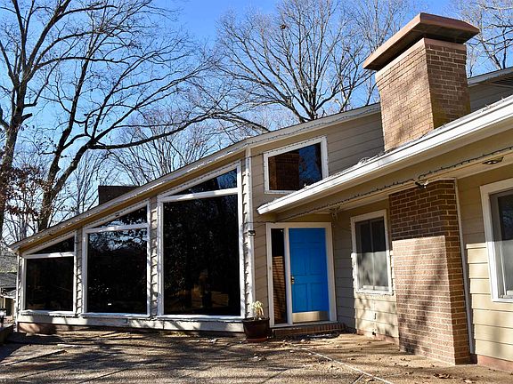 2nd image of 104 Highland Park Dr