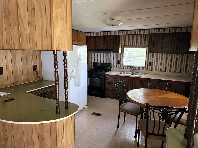 110 Sandy Springs Ln #14 — Photo 5