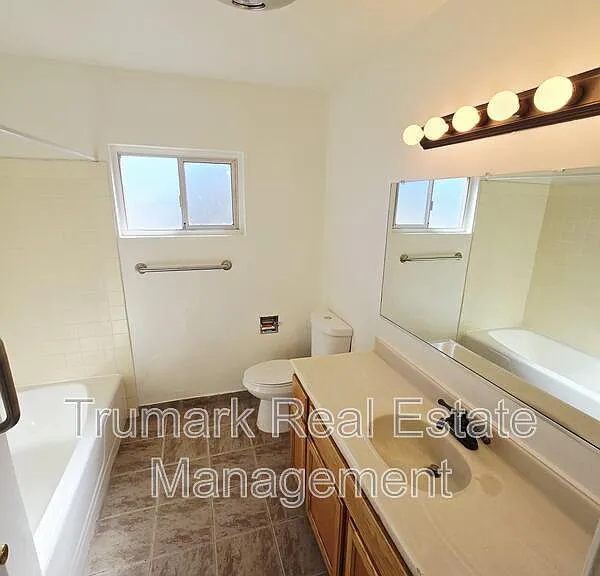 332 Cornell Dr #E — Photo 7