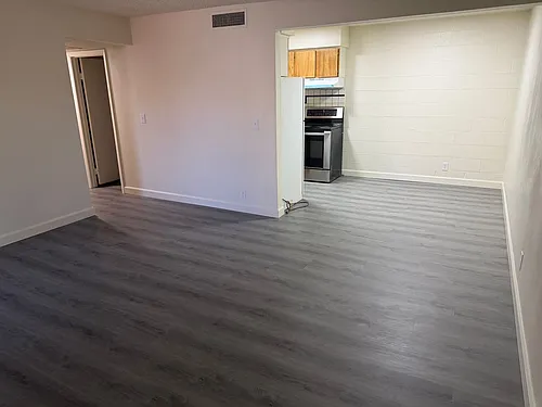 625 S Royal Crest Cir Photo 1