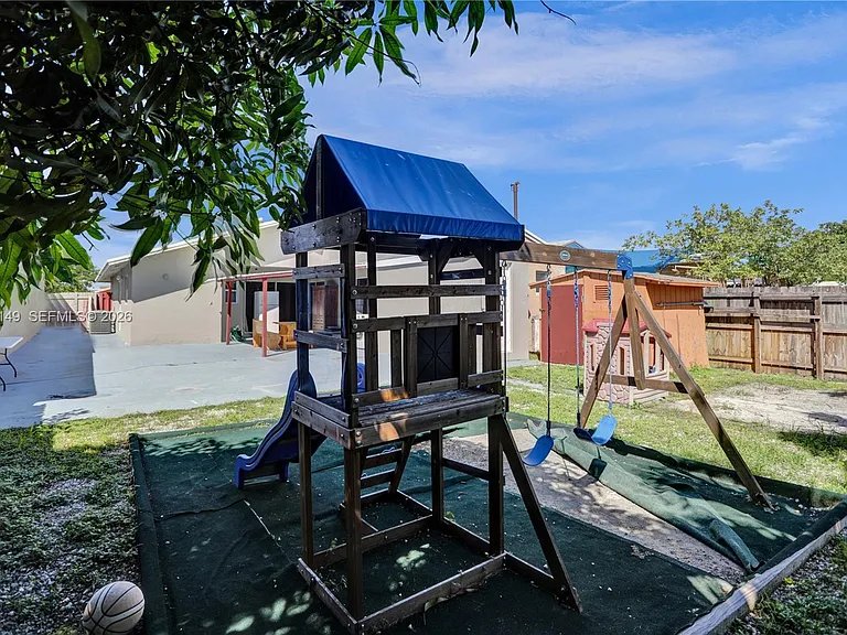 11854 SW 210th St — Photo 45