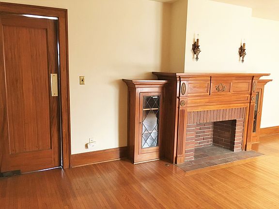 Swinging Door to Kitchen