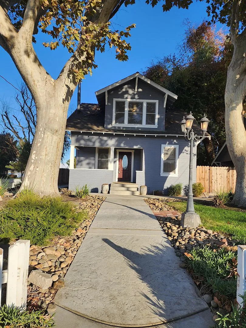 Charming Updated 2-Story Corner Lot Home in Turlock Pet-Friendly! — Photo 2