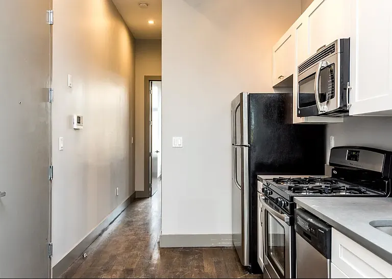 230 Jefferson St #3L — Photo 5
