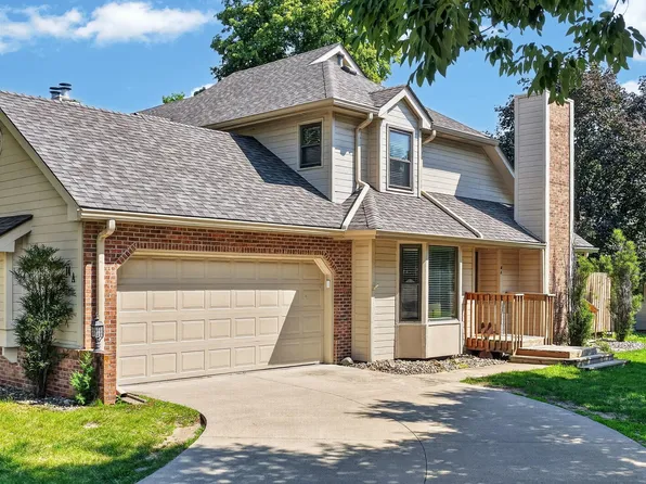1070 50th St Unit 14A, West Des Moines, IA 50266