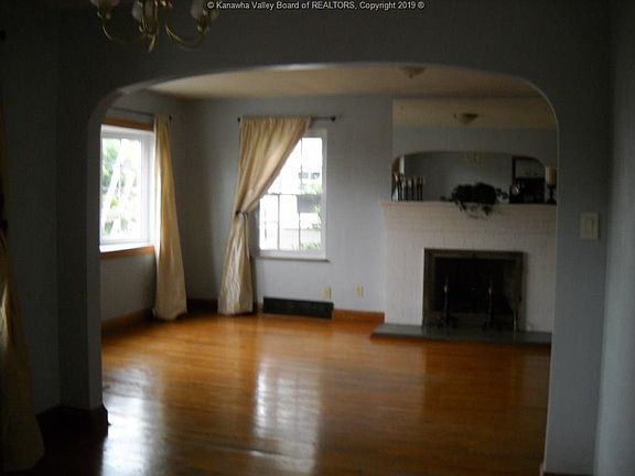 3rd image of 420 Forest Cir
