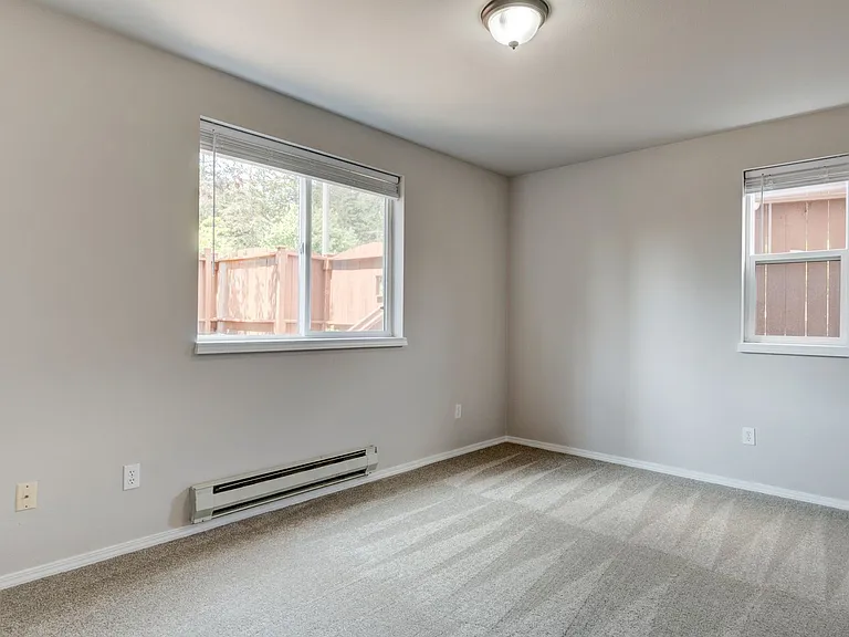 300 N Oak Harbor St #C102 — Photo 12