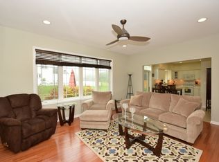 1131 Dundee Dr, Racine, WI 53402