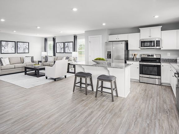 4th image of 562 Carothers Way
