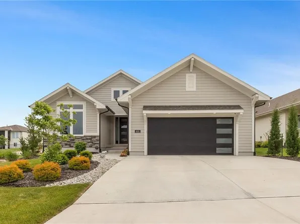 4101 W 158th St, Overland Park, KS 66224
