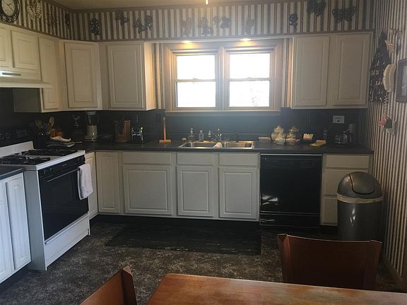 5th image of 612 E Reservoir Ave