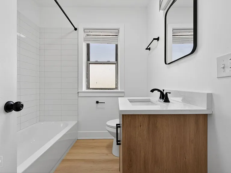 6310 N Artesian — Photo 29
