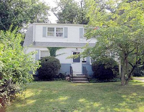 1st image of 87 Lois Ave