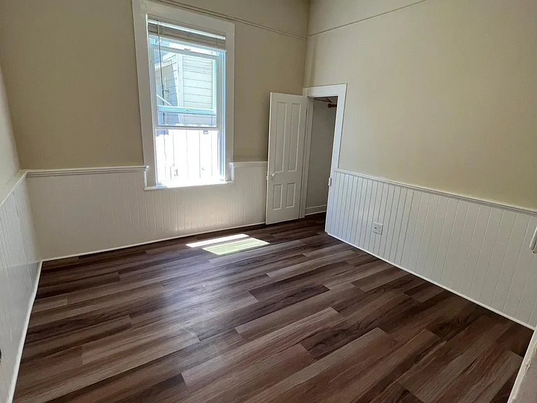257 Van Buren St #E — Photo 14