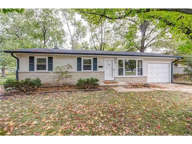 702 Teson Rd photo 1