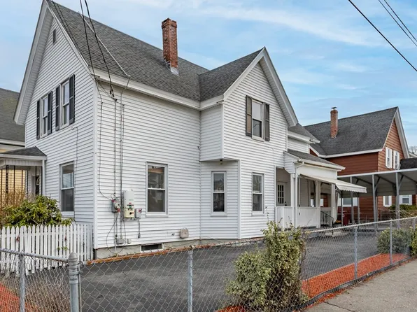 28 Dunfey St, Lowell, MA 01854