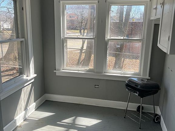 3rd image of 10518 Parkhurst Dr Unit 1