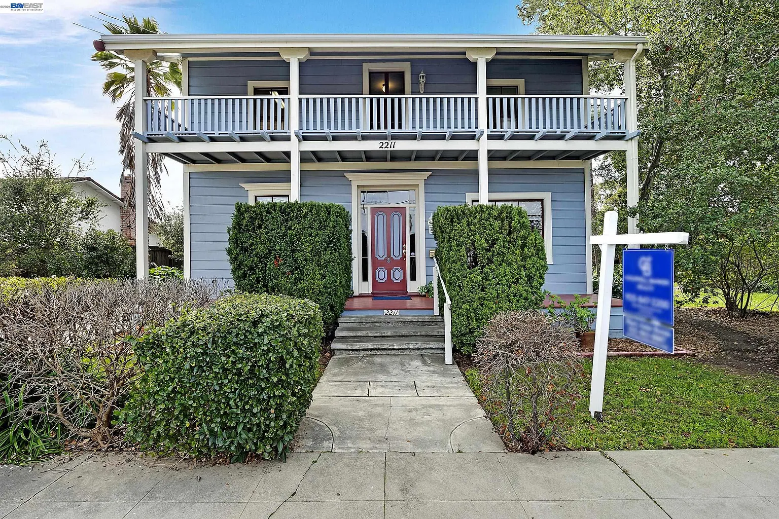 2211 College Ave photo 1