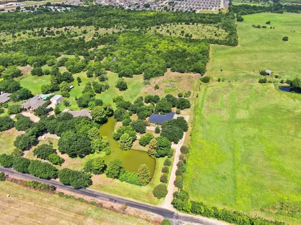 2000 Crisp Rd, Ennis, TX 75119
