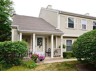 603 College Xing #24, Rolling Meadows, IL 60008