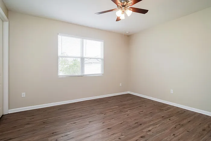 584 Lake Smart Blvd — Photo 9