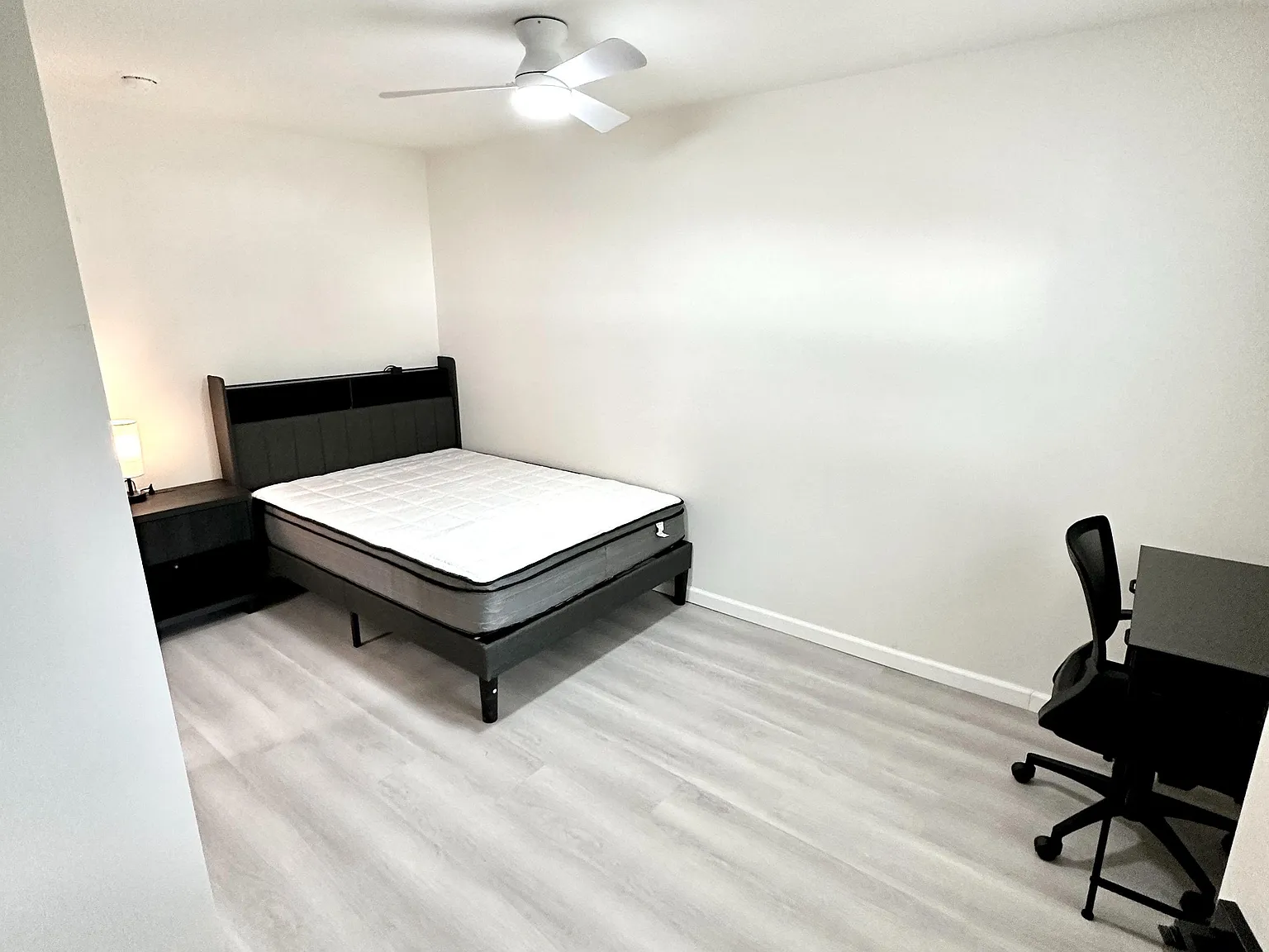 4 bed, 2.0 bath, 2700 sqft, $845 — Photo 1