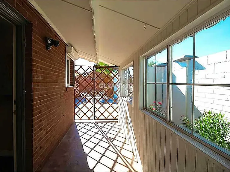 Reiter Ave — Photo 29