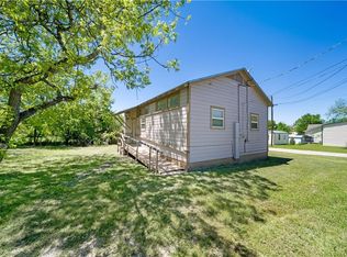 307 E River, Meridian, TX 76665