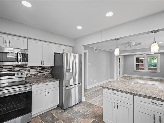 Fully equipped kitchen with open design!