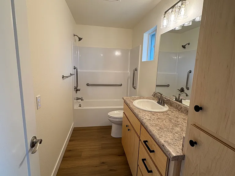 1654 NW Highland Ave #A — Photo 18