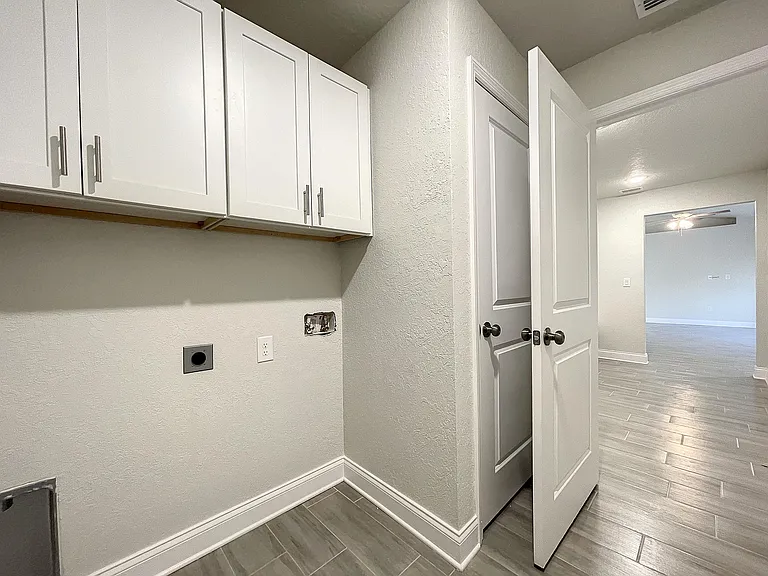 438 Union Dr — Photo 18