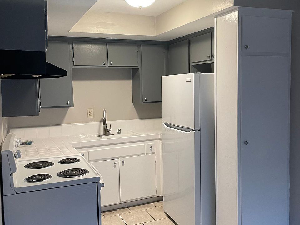 1st image of 612 N Wilcox Ave APT 14