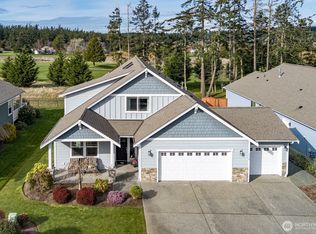 3114 SW Fairway Point Dr, Oak Harbor, WA 98277