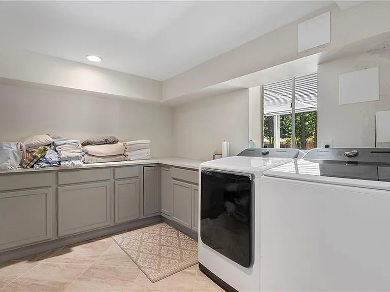 4770 Chatworth Ct — Photo 43