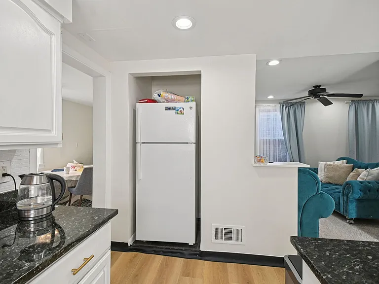 5017 N Meade Ave #CH — Photo 8