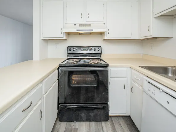 The Cliffs, 3320 Cliff Rd S APT 6, Birmingham, AL 35205