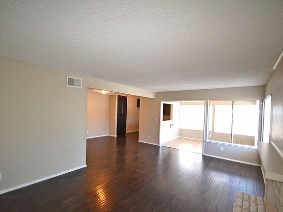 2nd image of 27050 Las Mananitas Dr